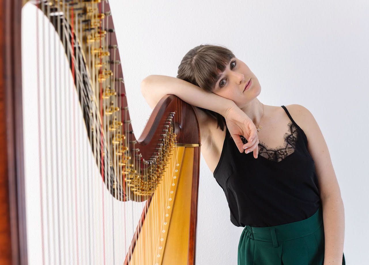 Klosterklang, Harpan sjunger stilla natt, Claudia Besne